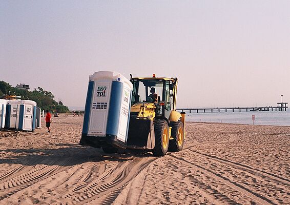 Мобилна химическа тоалетна Екотой на плажа